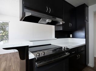 *Open House: 7/19 9-10am* Wonderful Old Town 1br With Covered Parking And Views!, San Diego, CA 92110