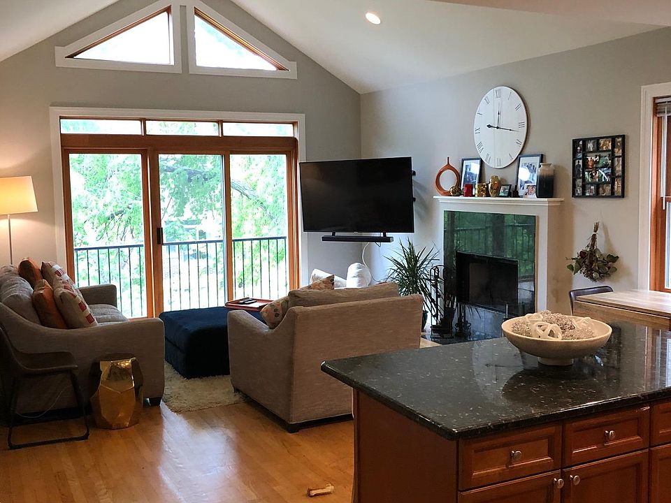 1st image of 1242 N Maplewood Ave #3