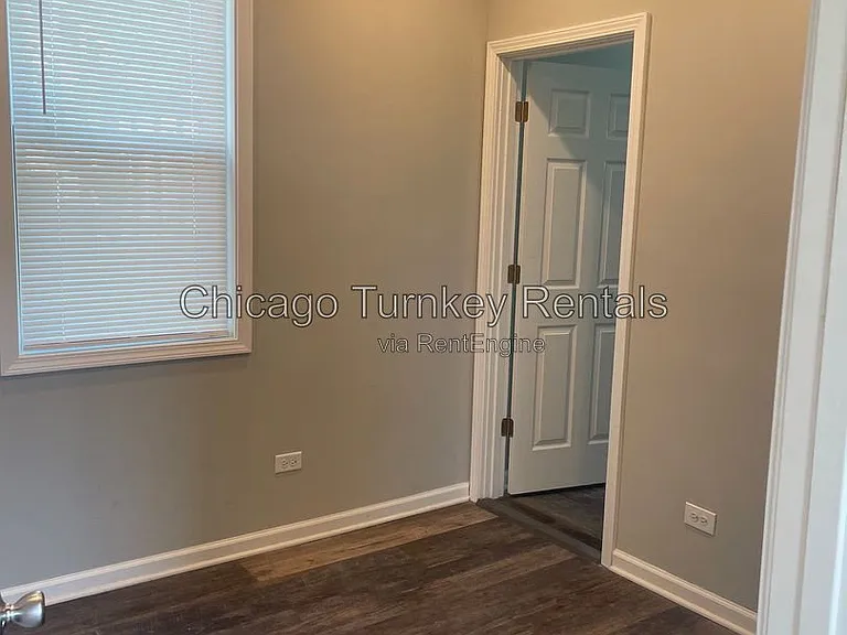1935 S Jefferson St #2R — Photo 8