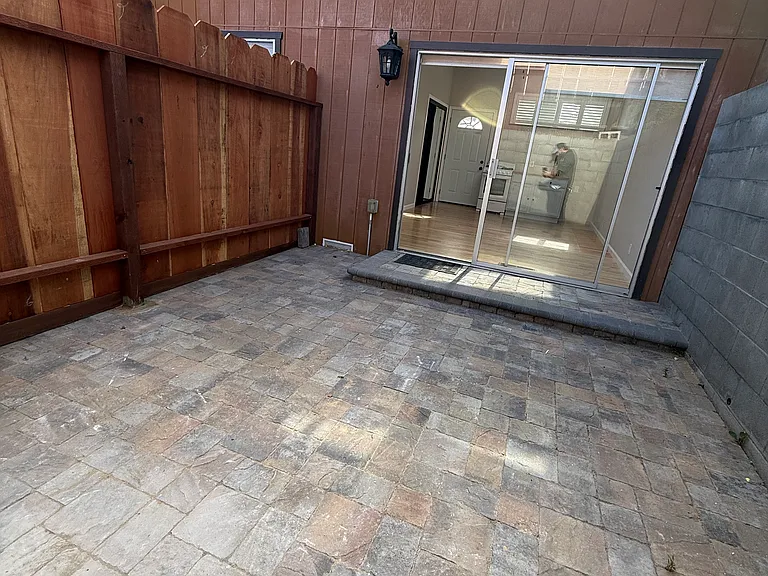 1732 Fernando St — Photo 6