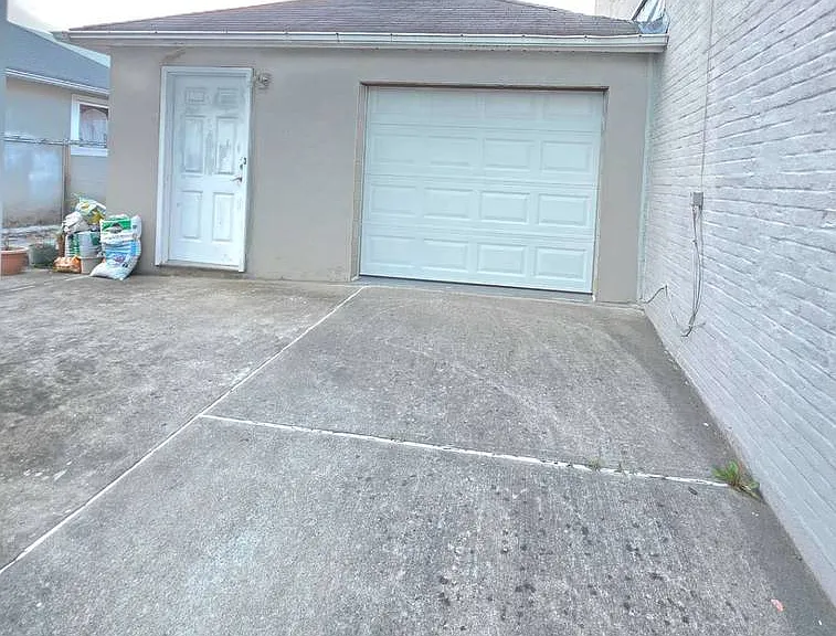 Seaview Ave — Photo 23