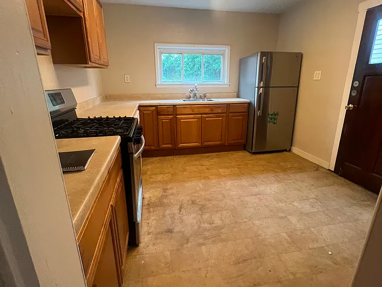 5220 Holmes St #B — Photo 2
