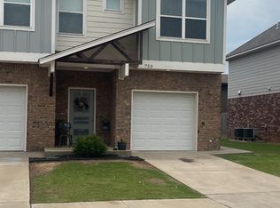 750 SW 14th St, Moore, OK 73160