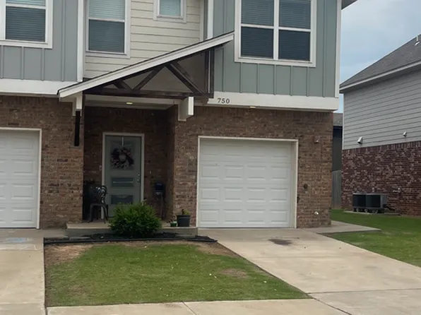 750 SW 14th St, Moore, OK 73160