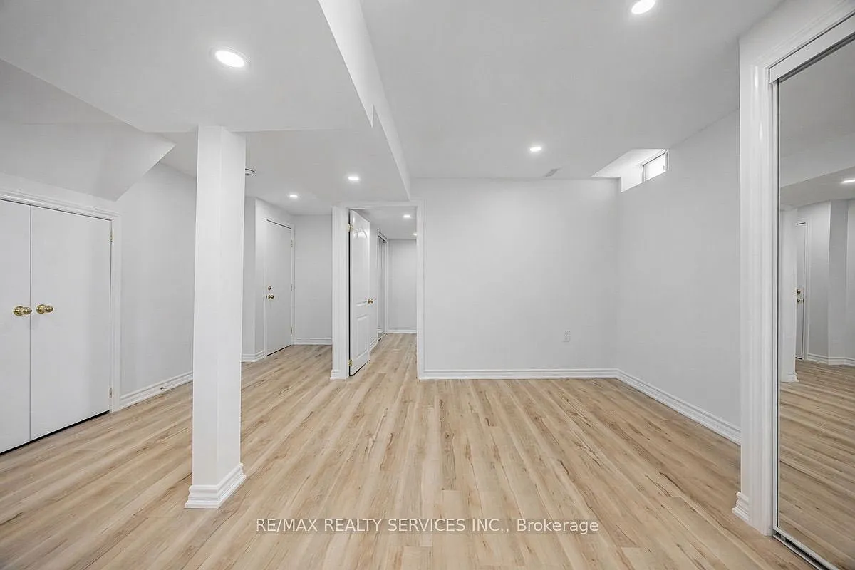 2 bed, $1,950 — Photo 3