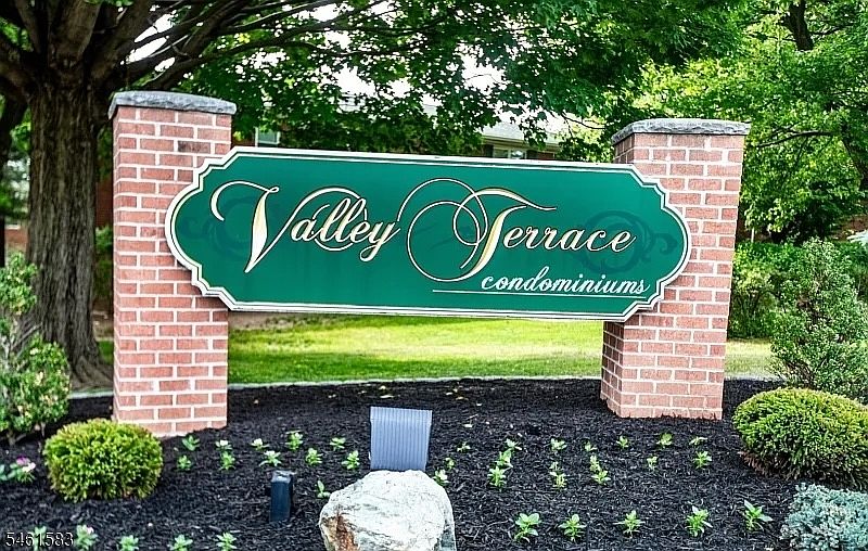 1st image of 1130 Valley Rd