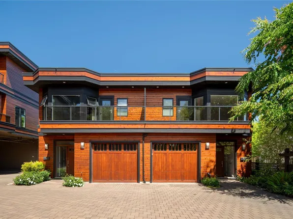 2591 Penrhyn St #Townhouse 2, Saanich, BC V8N 1G4