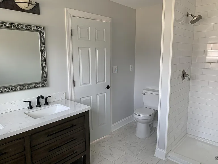 Primary bedroom ensuite bathroom