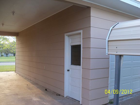 garage breezeway