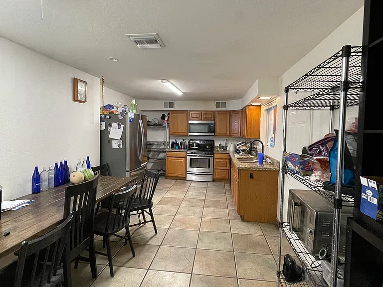 2829 W Marshall Ave #9 — Photo 5