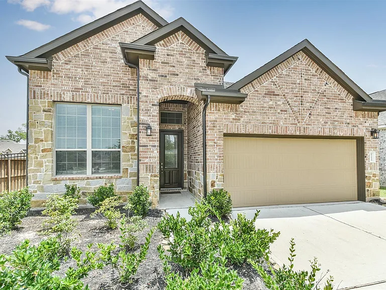 27025 Sofia Forest Dr — Photo 1