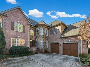 5618 Larson Ln, Charlotte, NC 28270