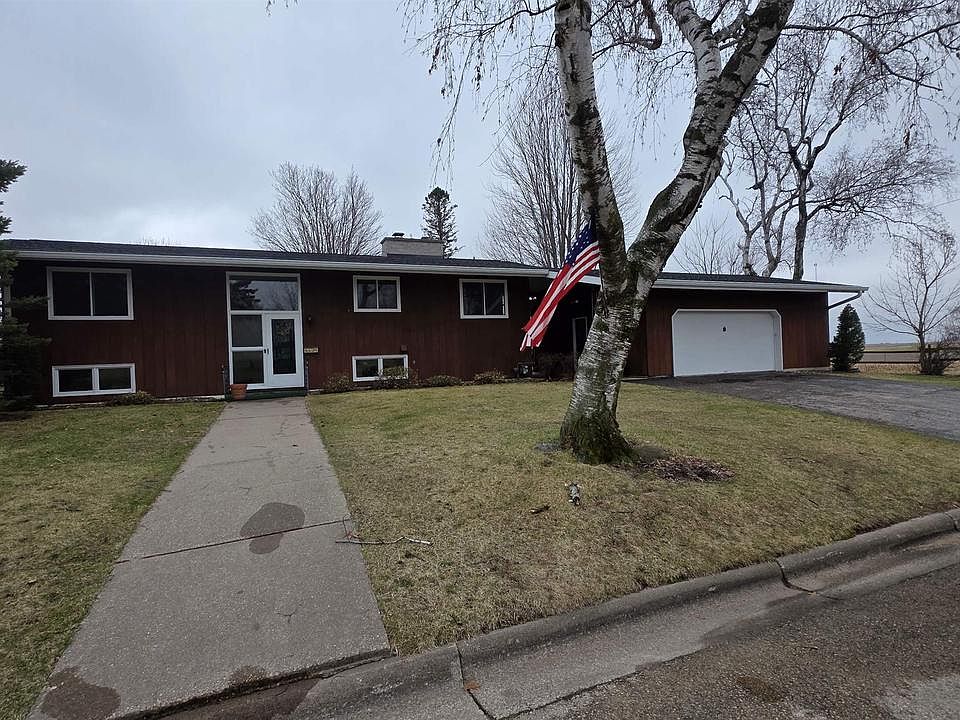 1st image of 856 Pleasant Street