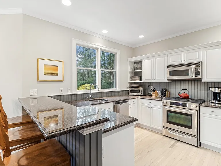 68 Whooping Hollow Rd — Photo 2
