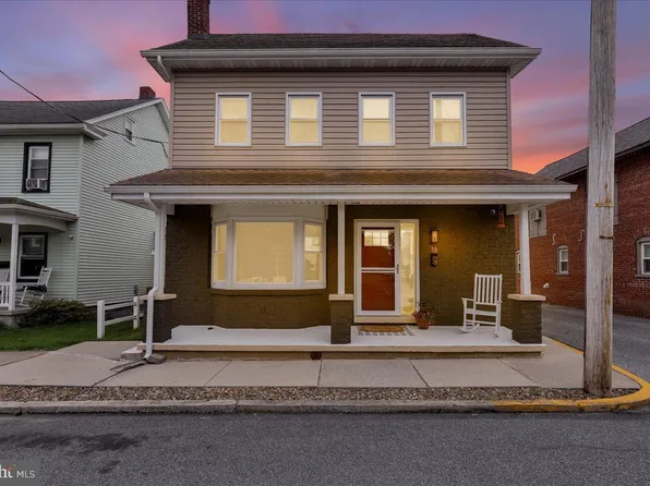 18 E Maple St, Cleona, PA 17042