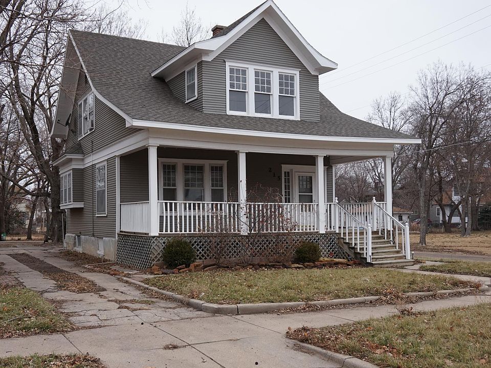 1st image of 215 N 11th St