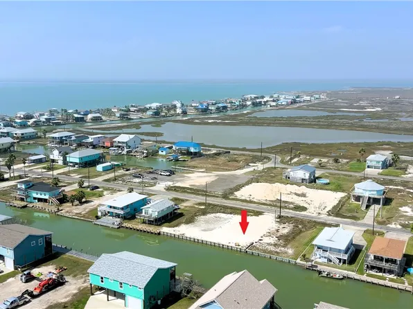 183 Sailfish Dr, Rockport, TX 78382