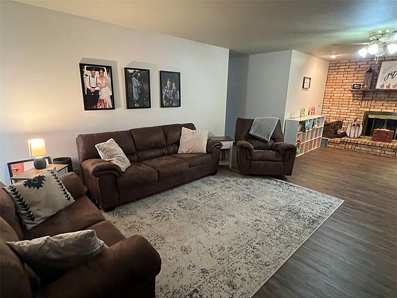 2nd image of 3026 E Barbara Ln
