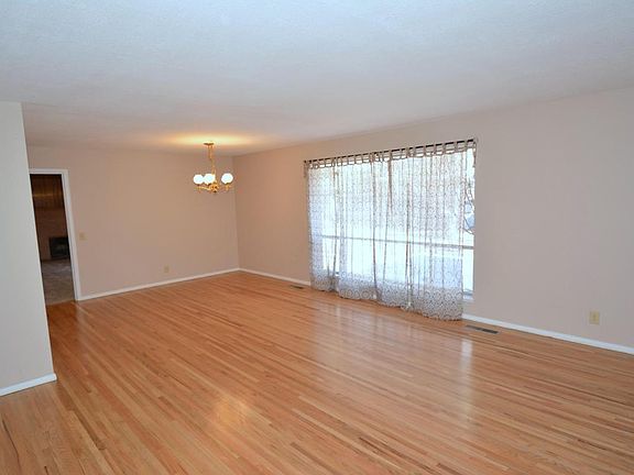 2nd image of 3004 Utah St NE