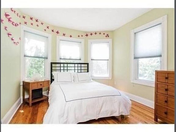 5th image of 193 Brookline St APT 2l