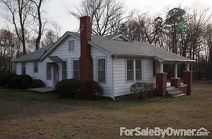Front Porch with Columns
						:
						L-Shape porch is perfect for cozy outdoor seating area!
Low maintenance siding!
