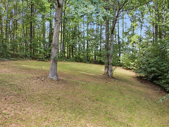 3rd image of 547 Lockwood Dr