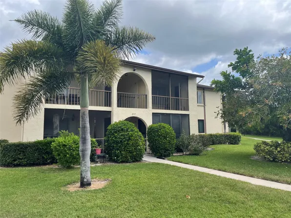 317 Knotty Pine Circle #B2, Greenacres, FL 33463