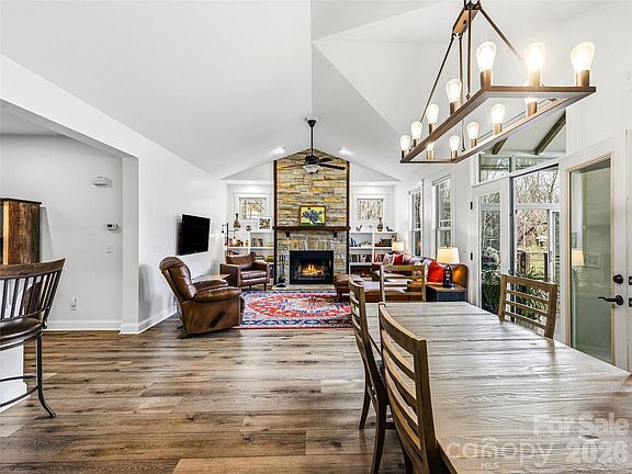4th image of 324 Fennel Dun Cir