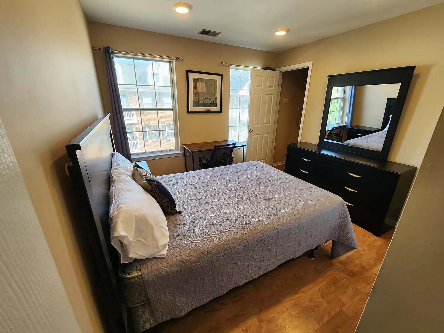 12 Colgate Drive (P2 | T1 Premier) - 4 - Upstairs Standard Corner — Photo 2