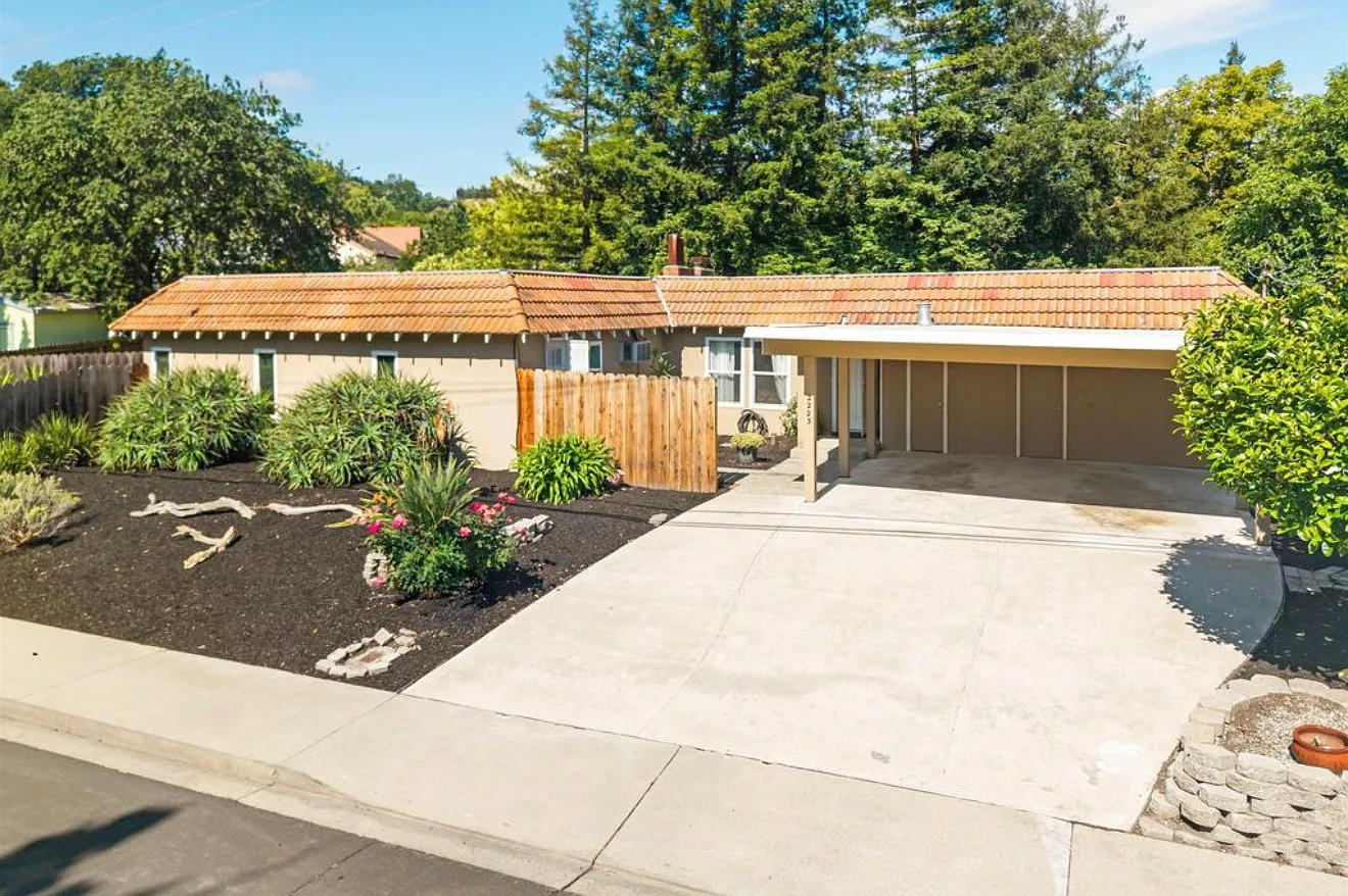 Buena Vista Ave, Walnut Creek — Photo 1
