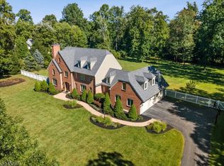 1 Craig Ln, Chester, NJ 07930