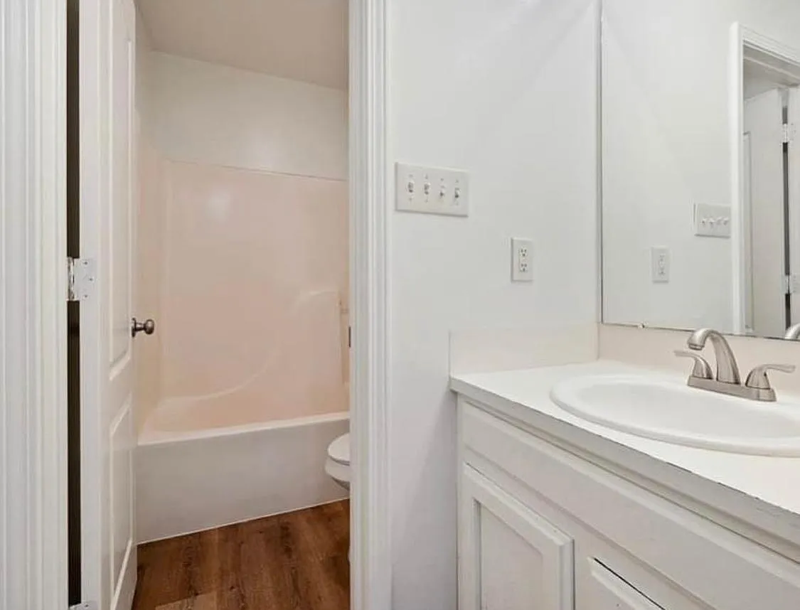 3 bed, 1250 sqft, $1,400 — Photo 3