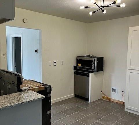 3rd image of 214 S Findlay Ave