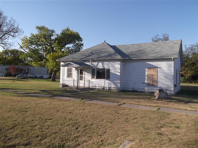 302 Mary St, Havana, KS 67347 | Zillow