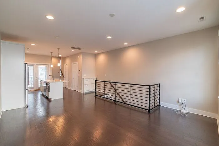 439 Southend Crossing Ln — Photo 10