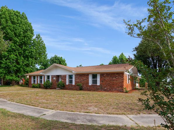 325 Bell Cir, Lynn Haven, FL 32444
