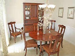 ENJOY YOUR FORMAL MEALS IN THIS SPACIOUS DINING ROOM.
