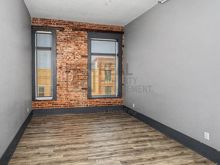 1214 2nd St #8 — Photo 8