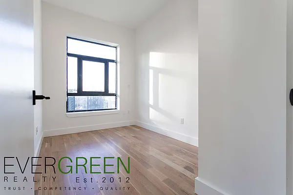 Rented by Evergreen Apartments BK | media 18