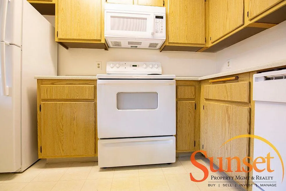 2 bed, 1037 sqft, $3,395 — Photo 3