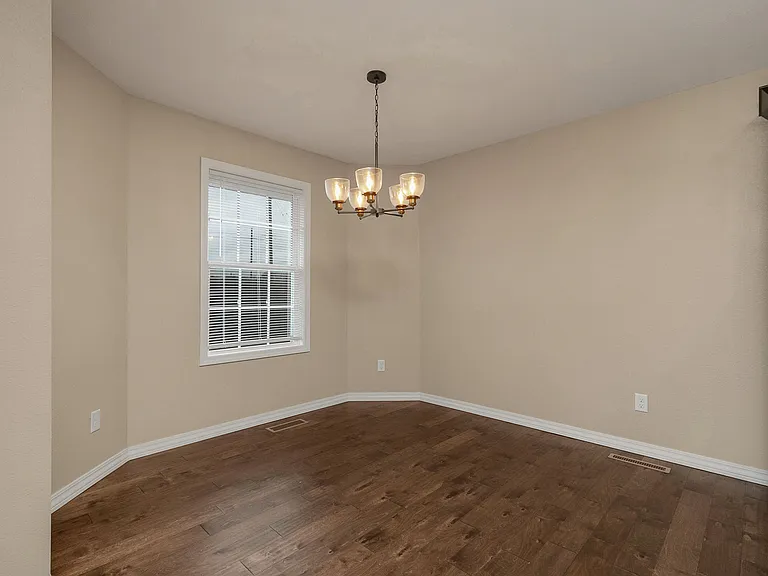 1053 S Christopher Ave — Photo 11