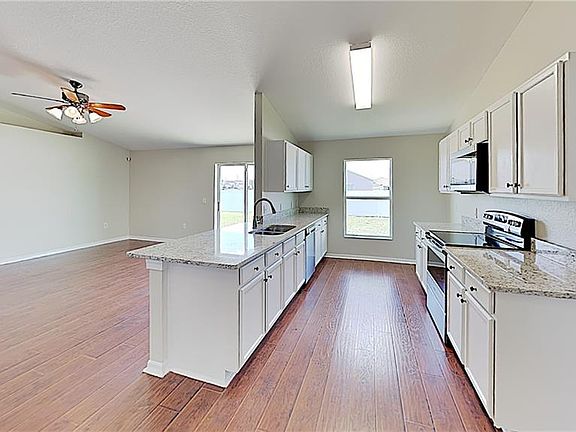 3rd image of 6884 Heatherbrook Dr