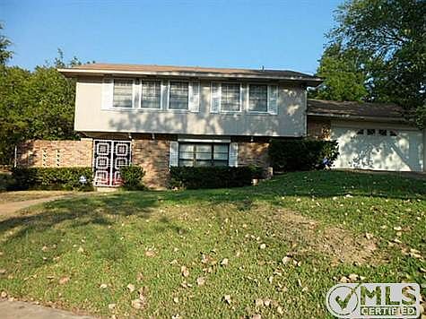 1st image of 818 Walter Hill Dr