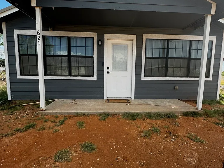 621 N Goldsmith St — Photo 16