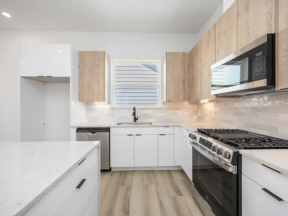 1st image of 6735 Peerless St