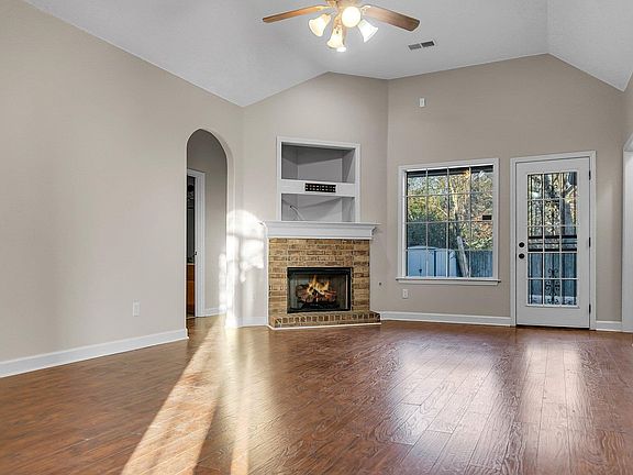 4th image of 1172 Casentino St