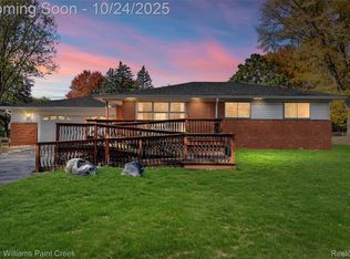 1339 N Cass Lake Rd, Waterford, MI 48328