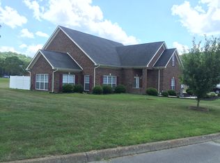 102 Shagbark Ln, Oak Ridge, TN 37830