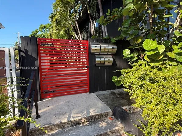 1040 NE 78th Street Rd, Miami, FL