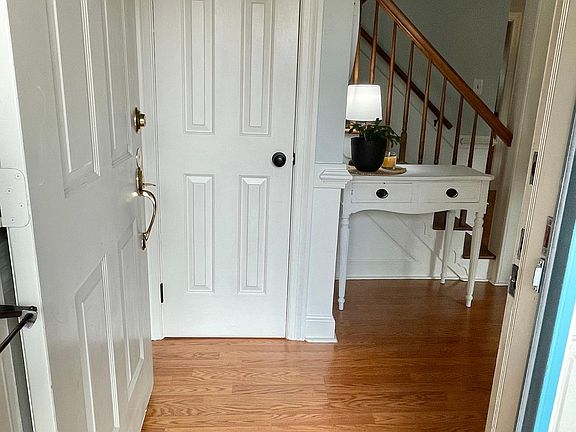 5th image of 712 Lord Dunmore Dr